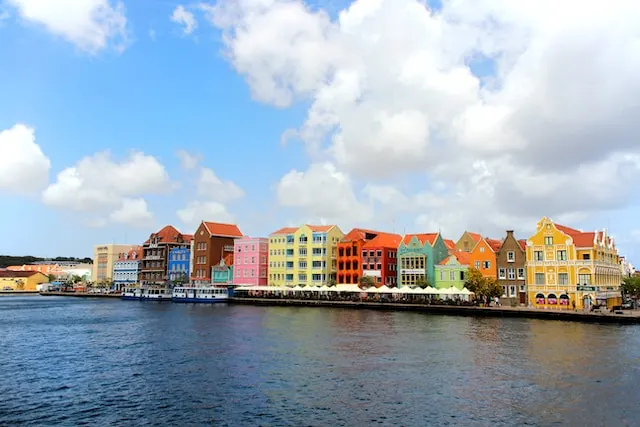 Ontdek Curacao met een huurauto